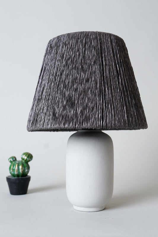 YL582 - Table Lamp