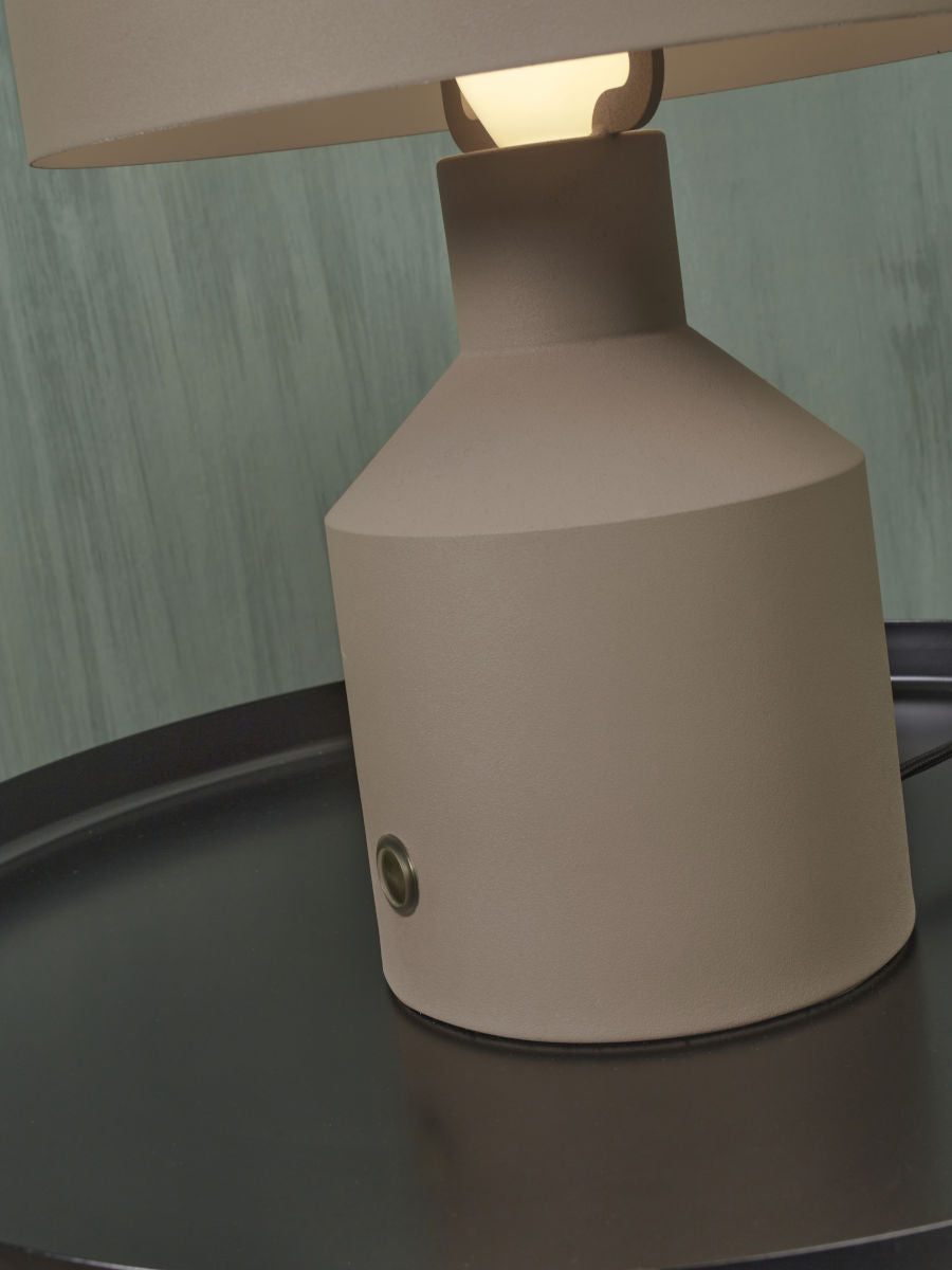 Det handlar om RoMi | Bordslampa järn Porto h.30x25cm, sand