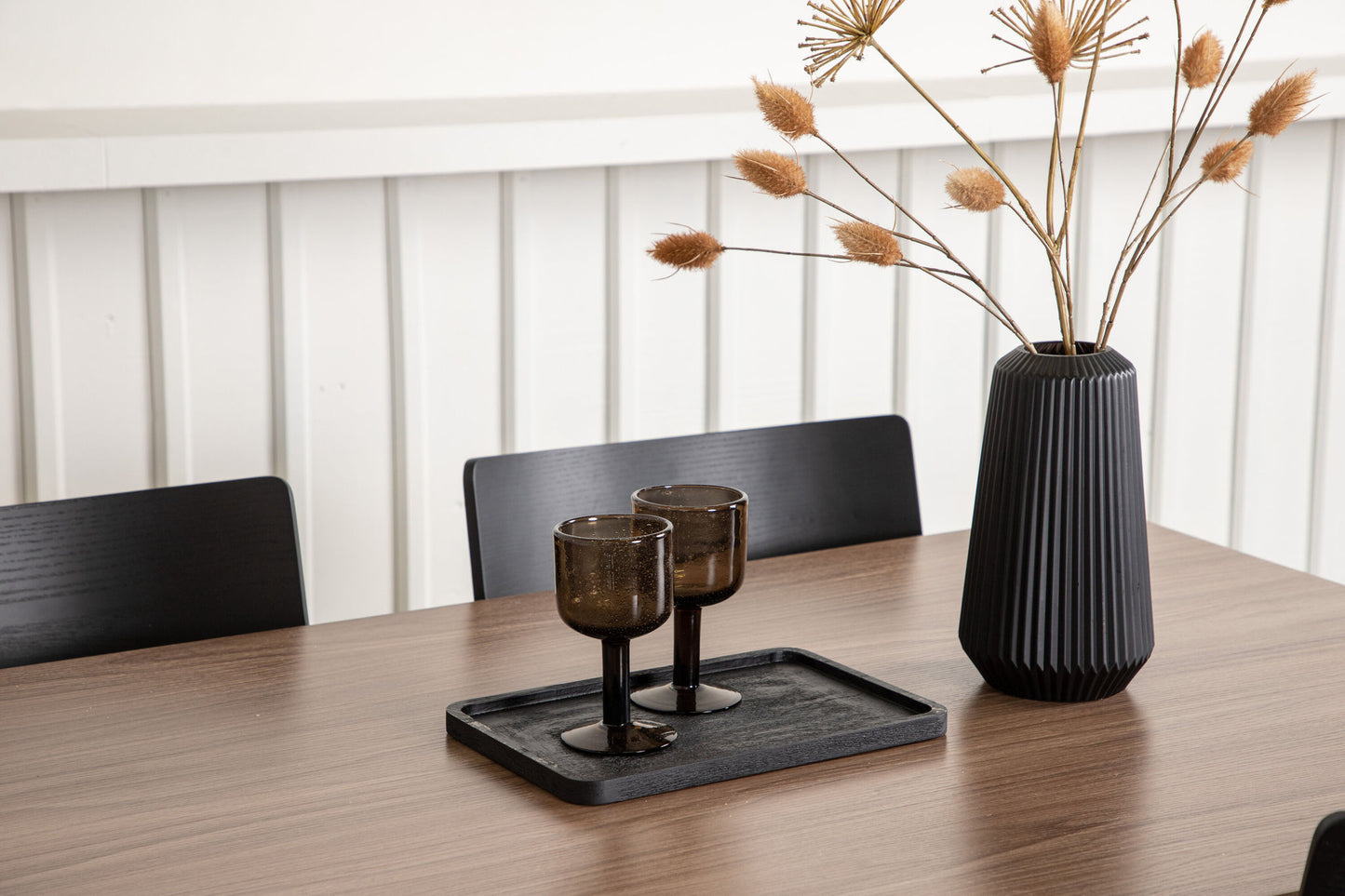 Tempe - Spisebord, Sort / Valnød MDF + Montros Spisebordsstol - Natur / Natur Gummitræ
