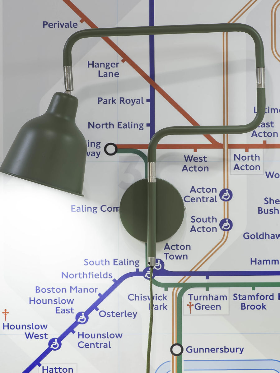 Det handlar om RoMi | Vägglampa järn/rör London, olivgrön
