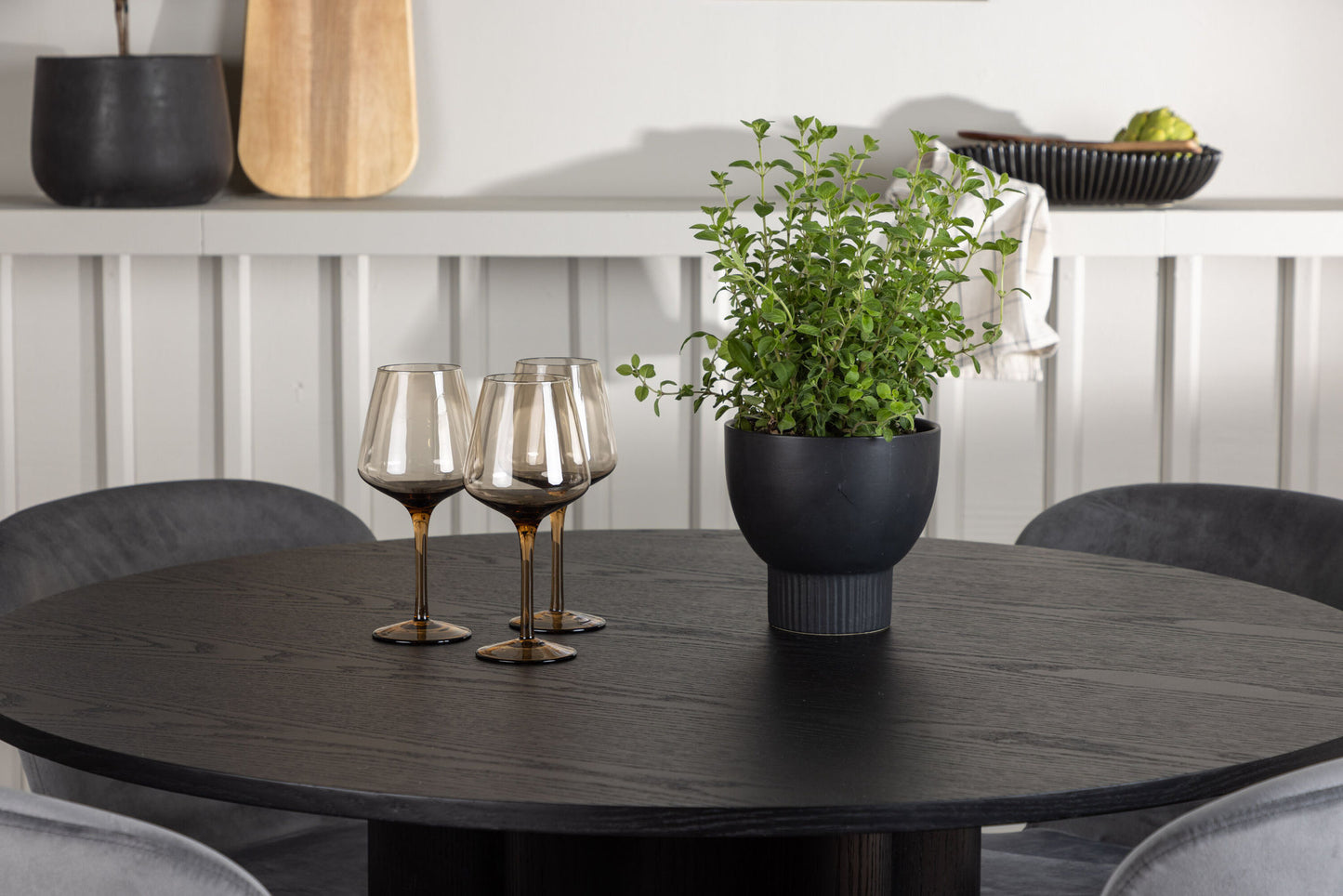 Olivia spisebord - sort / sort finer +lilja spisestol - sort / mørkegrå stof _4