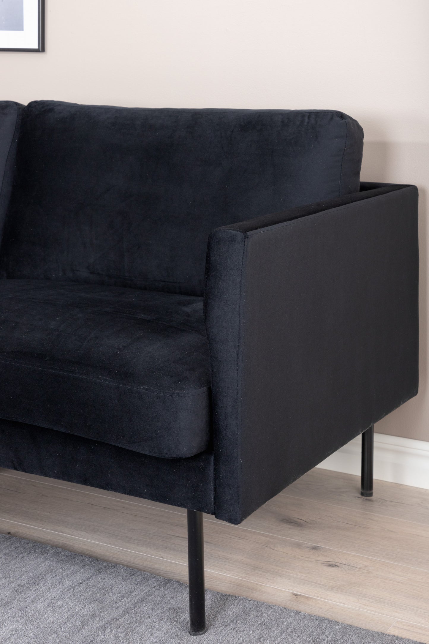 Venture Design | Zoom 2-personers soffa - Svart / Svart velour