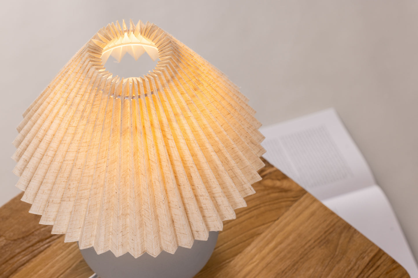 Älvsborg Table Lamp - Concrete / Brown Fabric